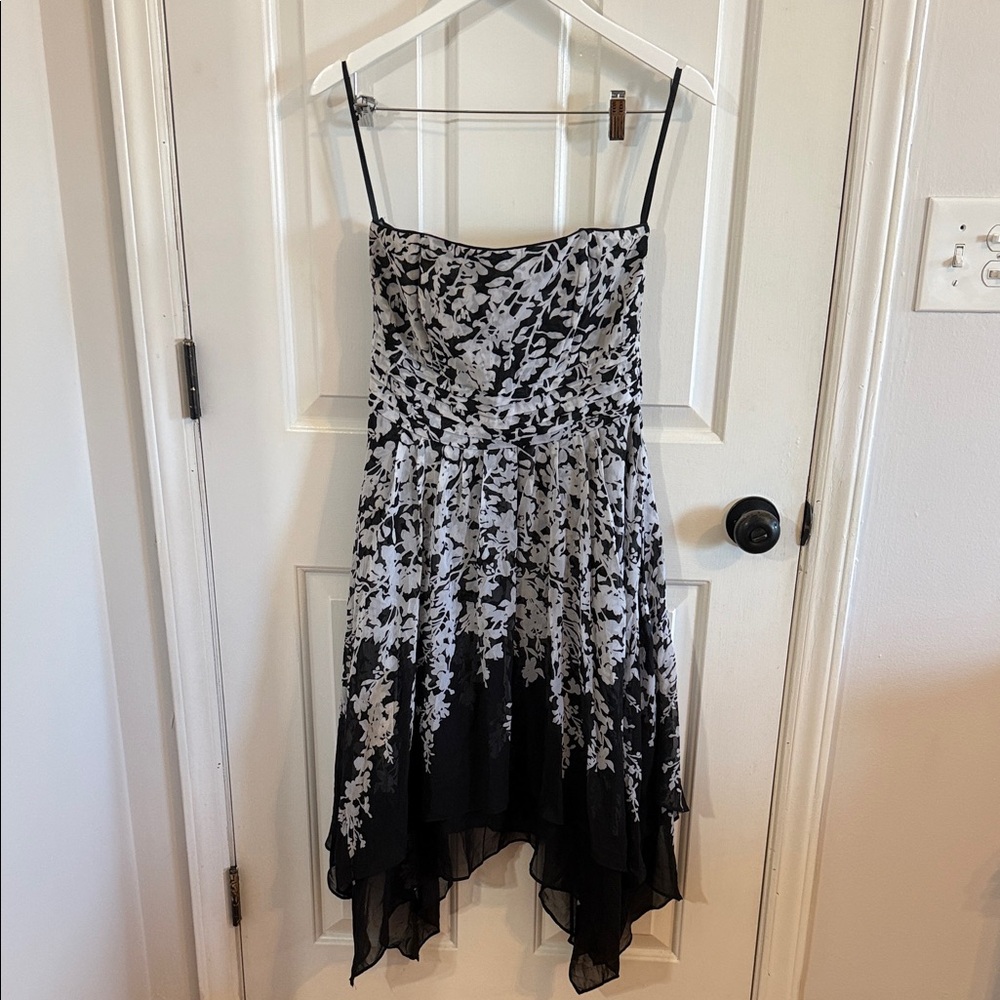 White House Black Market Black and White Dress